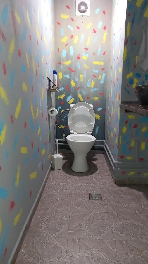 Your Room Hostel Tbilisi Bagian luar foto